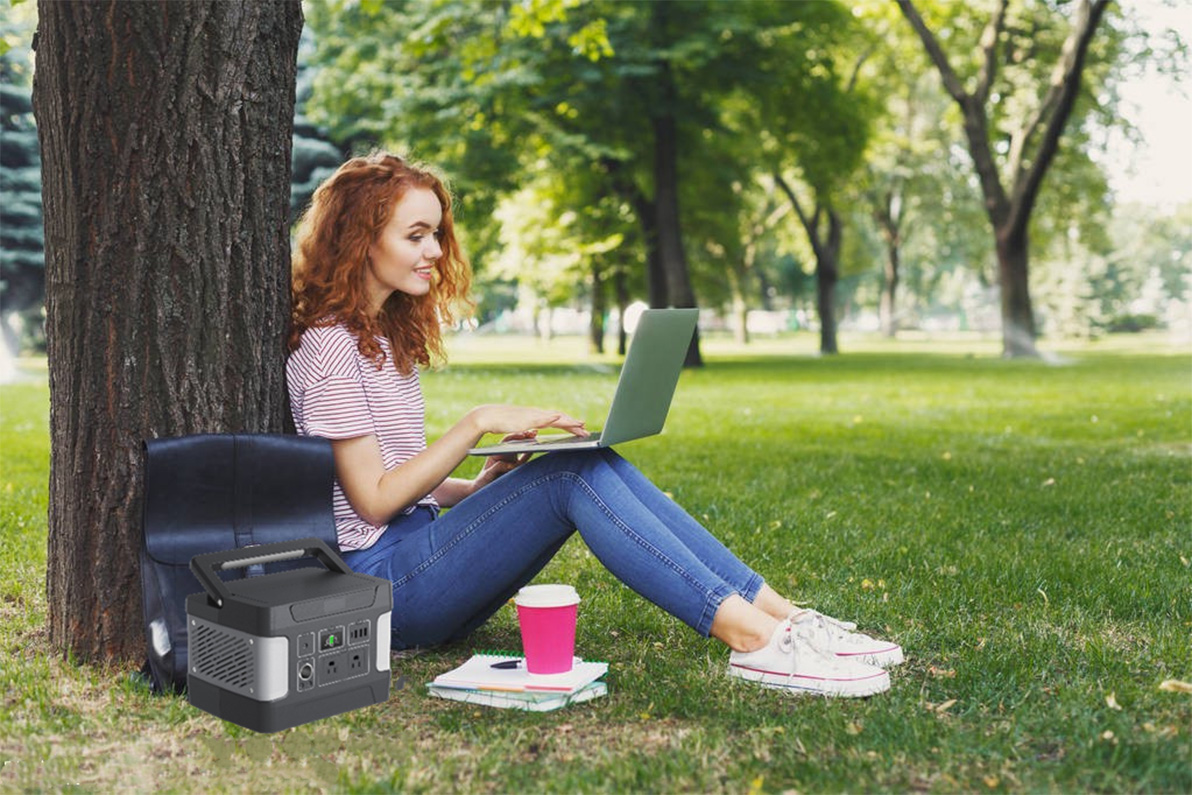 चार्जिंग के लिए 400W एनर्जी स्टोरेज इमरजेंसी सोलर जेनरेटर